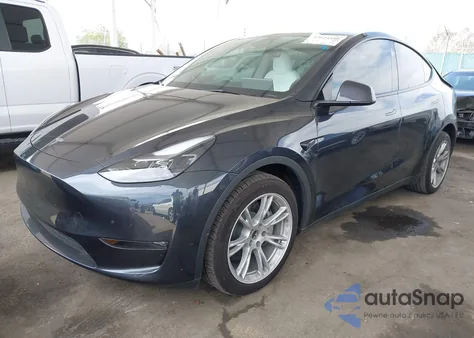 2024 Tesla Model Y Long Range Dual Motor All-Wheel Drive from USA, damaged, VIN 7SAYGDEE2RF069588